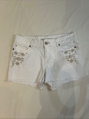 Ariya Jeans White Boho Embroidered Raw Hem Denim Shorts - Size 11/12
